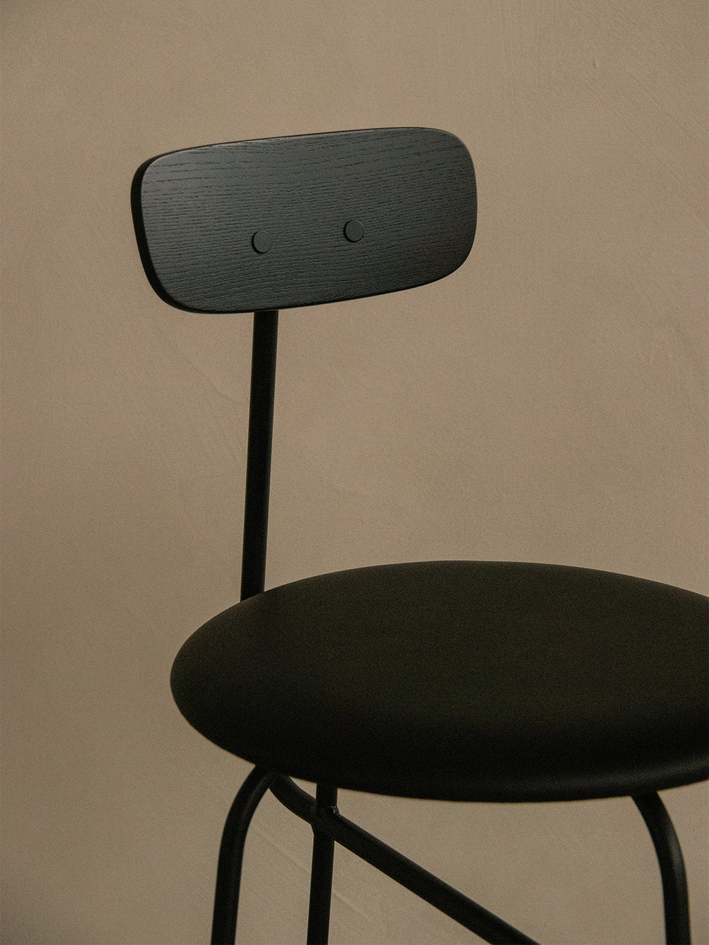 Counter Chair with Wood Veneer ¨C Minimalist 4-Leg Design