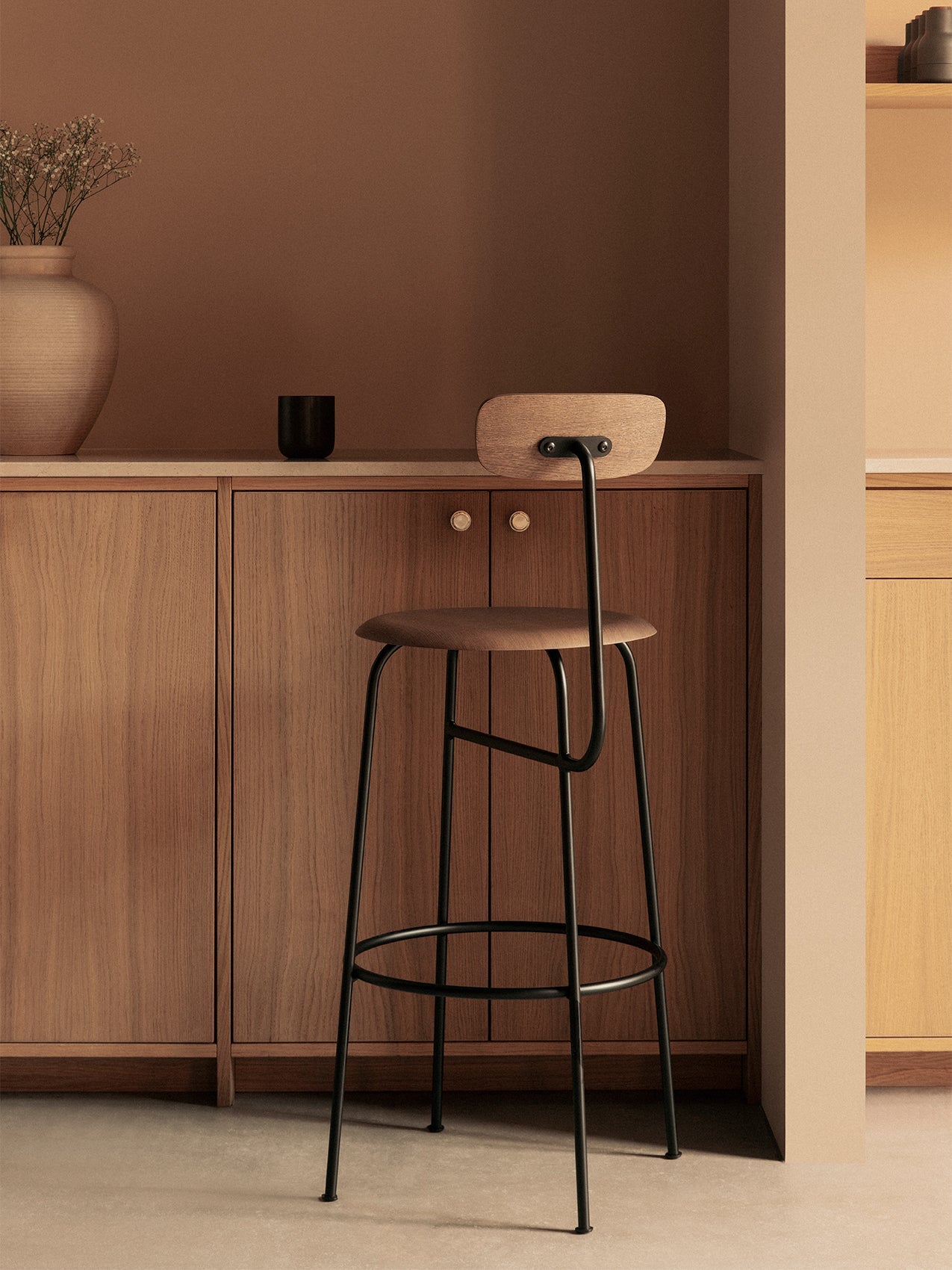 Bar Chair with Wood Veneer ¨C Minimalist 4-Leg Design for Kitchen Bars