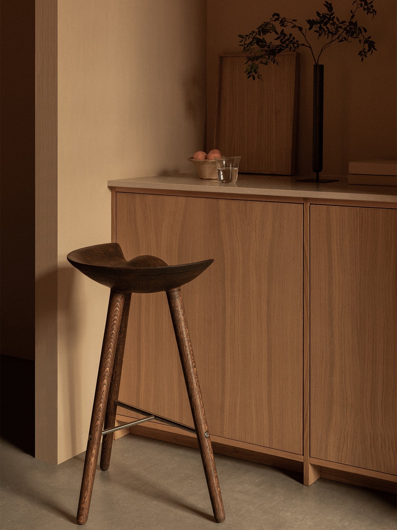 Sculptural 3-Leg Counter Stool ¨C Moulded Wood Seat, Collector¡¯s Design