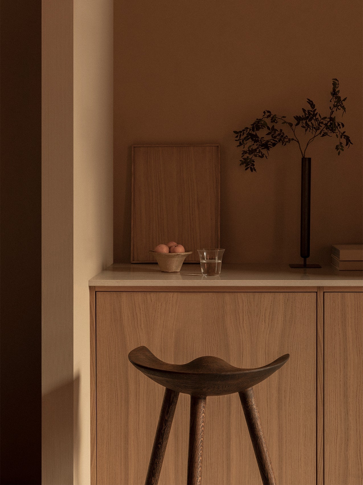 Sculptural 3-Leg Bar Stool ¨C Moulded Wood Seat, Collector¡¯s Design