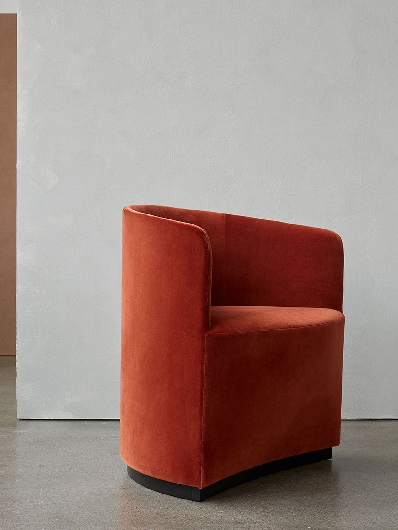 Fully Upholstered Club Chair Geometric Silhouette, Lounge Design