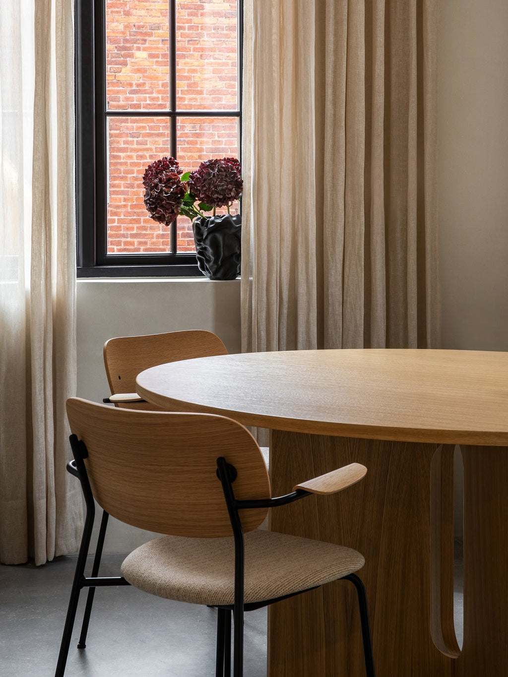 Dining Chair with Armrests, Upholstered Seat ¨C Black Frame, Stackable