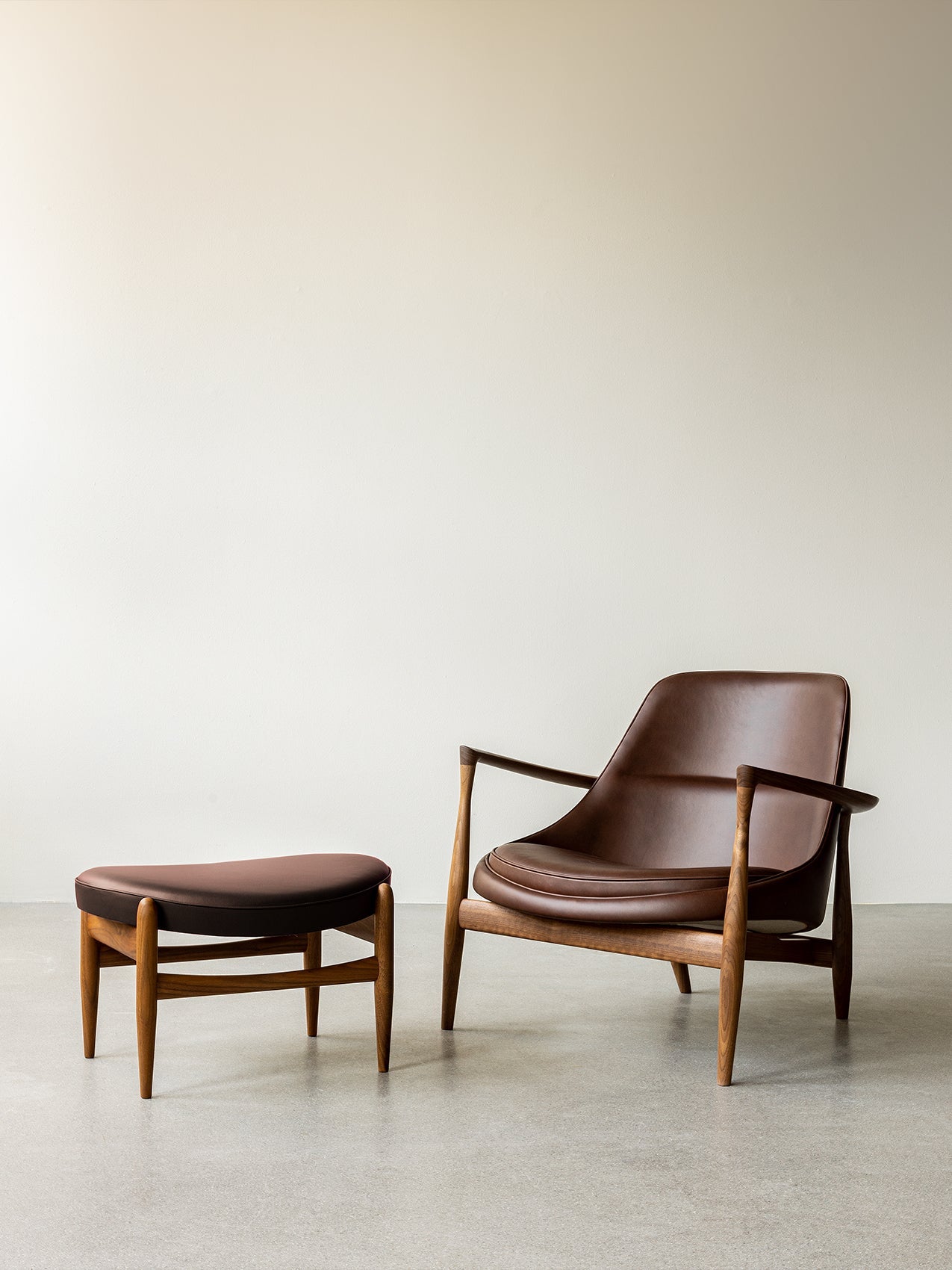 Lounge Chair Sculpted Armrests, Leather Seat, Danish Modern Icon