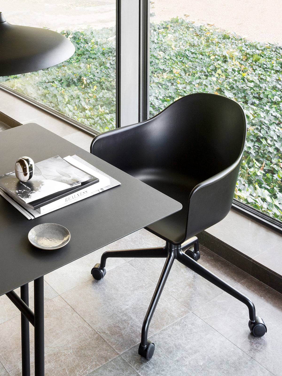 Swivel Dining Chair with Casters, Black Star Base ¨C 25mm Foam Seat