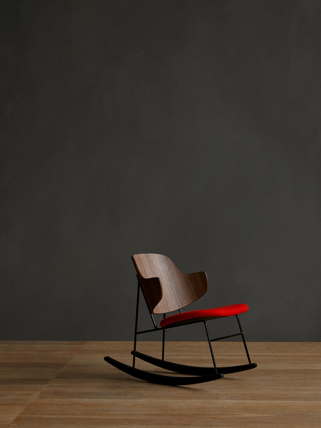 Rocking Chair in Oak or Walnut Veneer Steel Frame