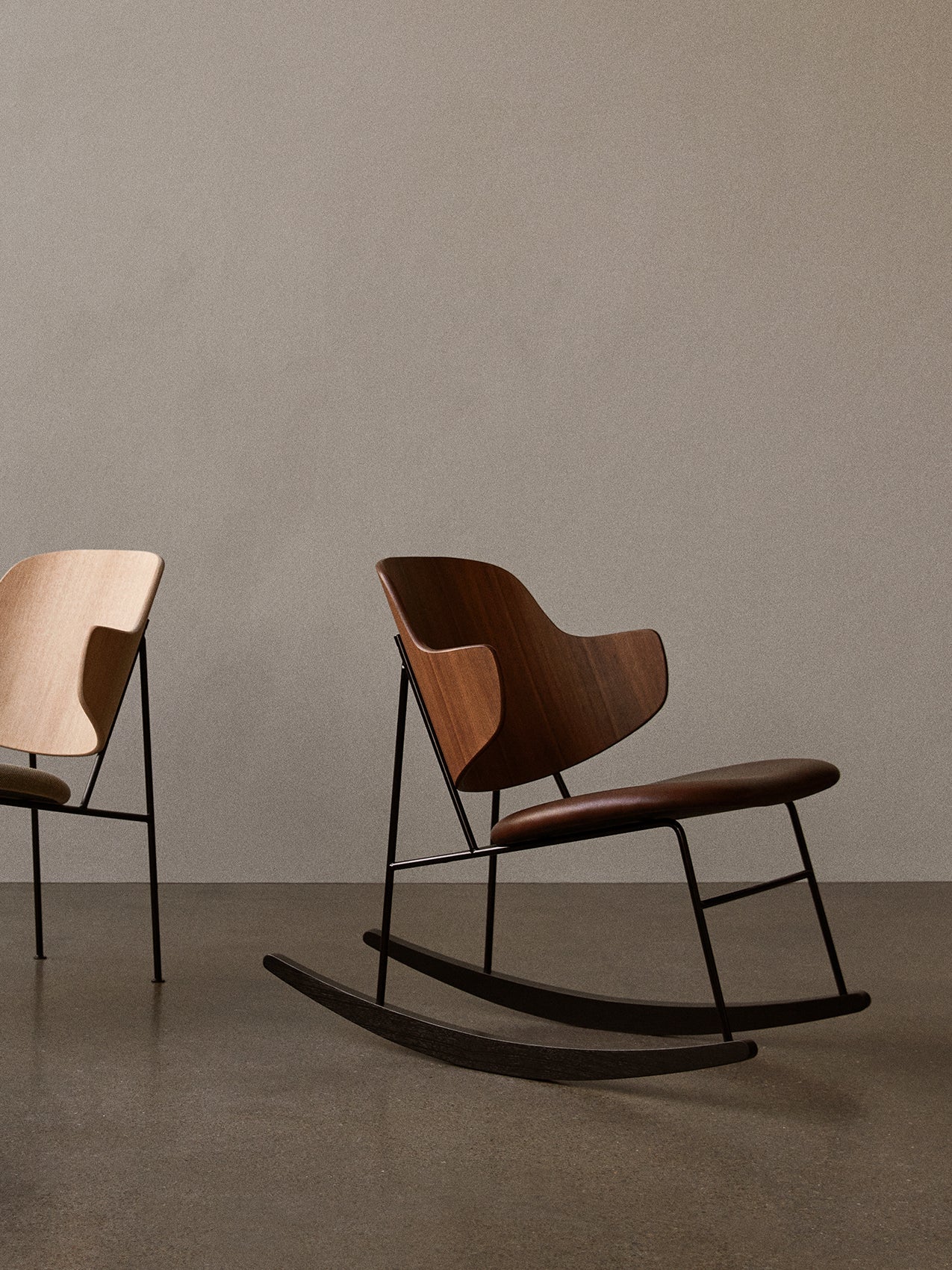 Rocking Chair in Oak or Walnut Veneer Steel Frame