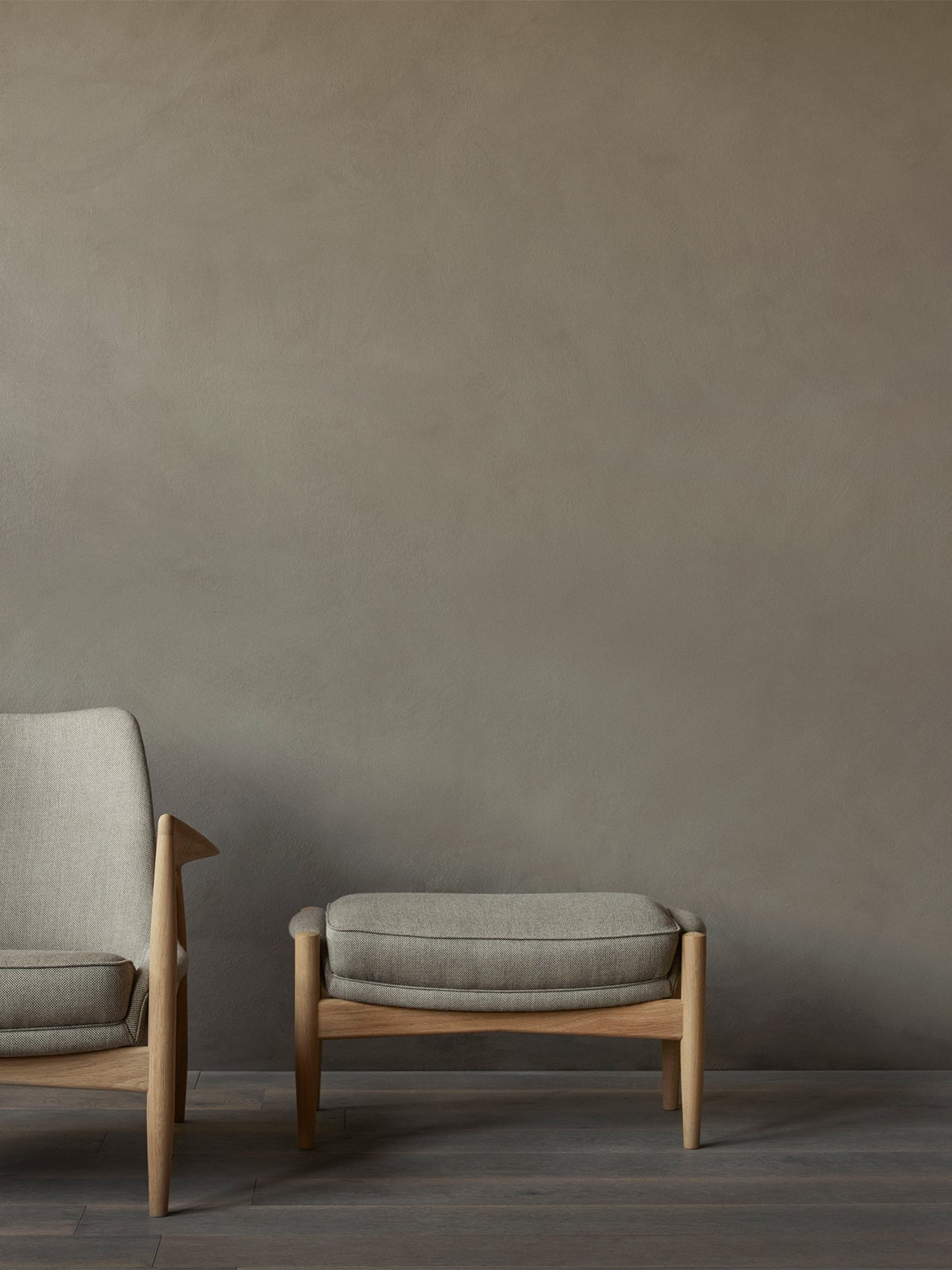 Lounge Ottoman Organic Form, Pairs with Lounge Chair
