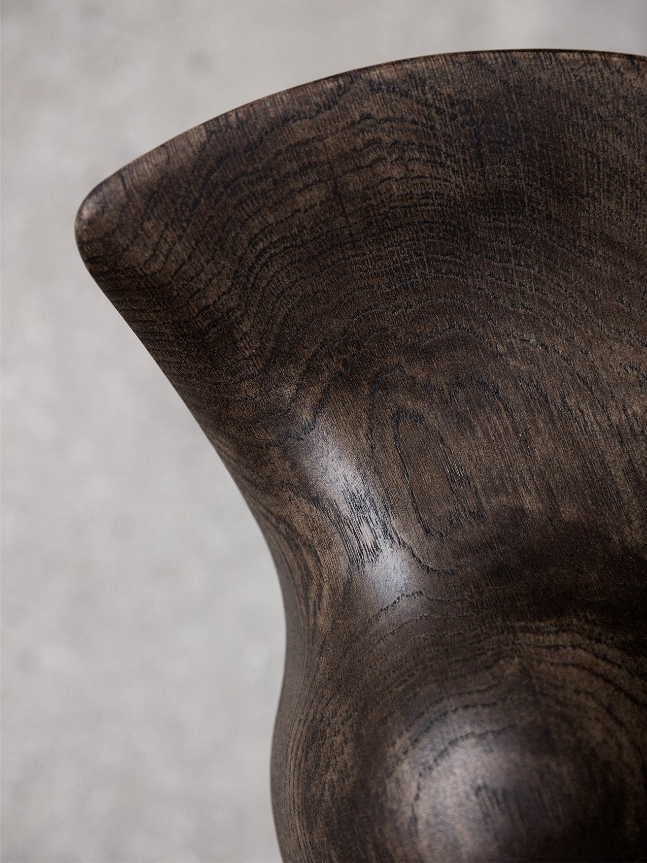 Sculptural 3-Leg Counter Stool ¨C Moulded Wood Seat, Collector¡¯s Design